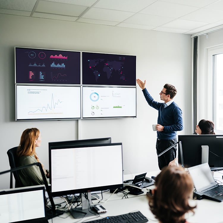 Services_GettyImages-1308902655